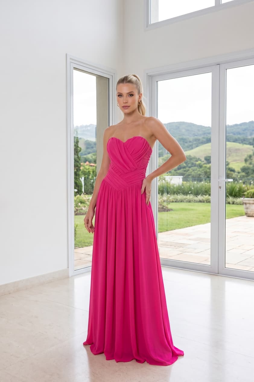 Vestido Longo Rosa Fúcsia Tomara que Caia Decote Coração em Chiffon